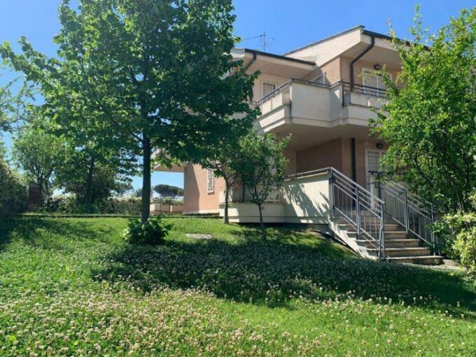 Villa a Schiera Mezzocammino, Spinaceto, Tor de’ Cenci